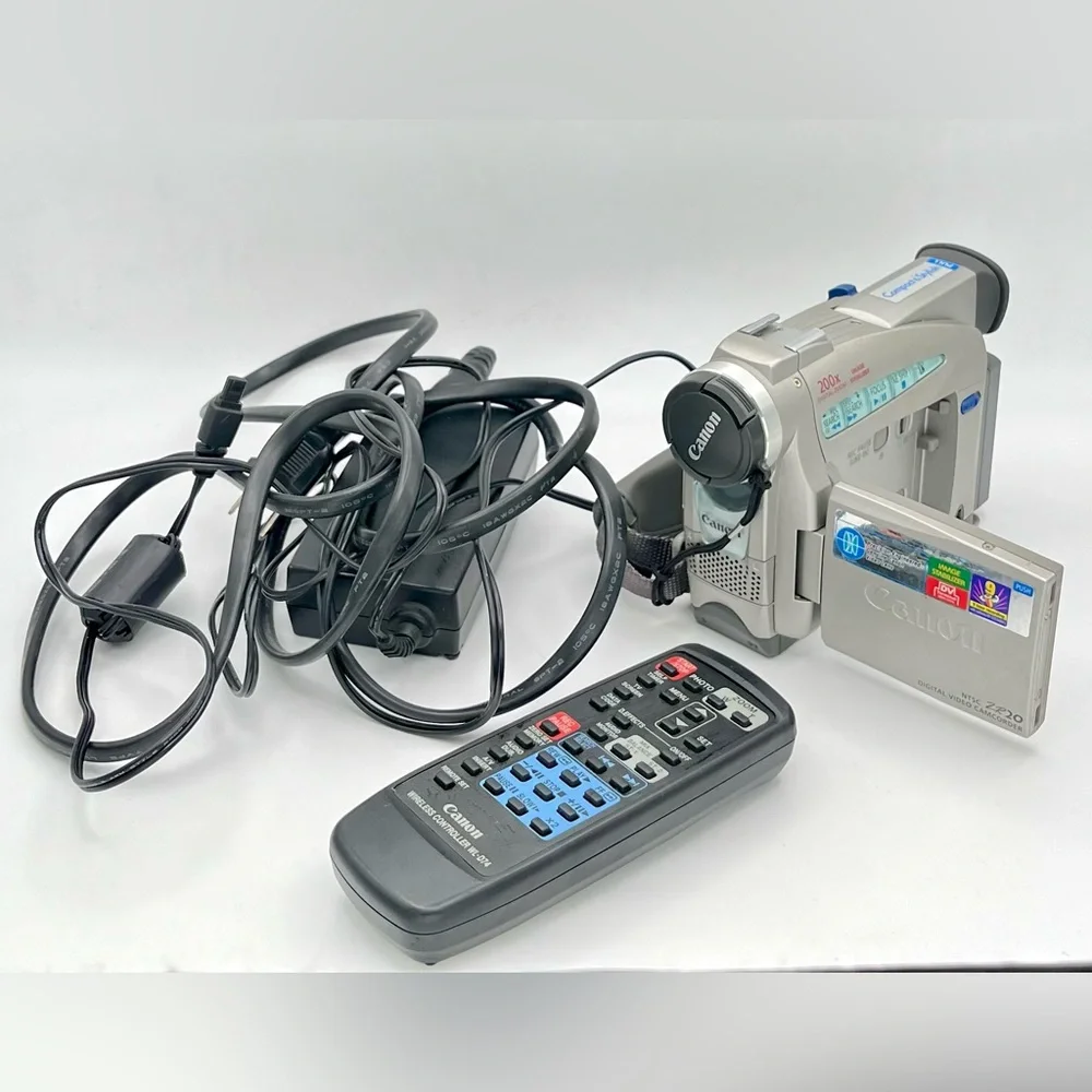 Canon ZR20 MiniDV Flip LCD Camcorder Digital Video Camera W/ Remote FOR PARTS